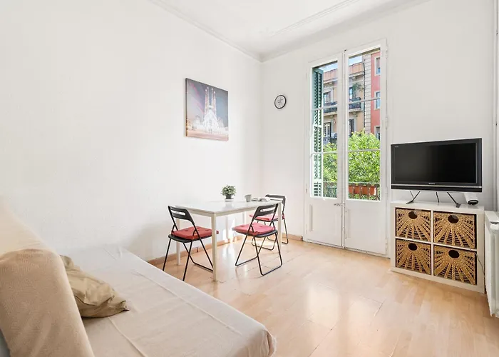 Spacious 5-Bedroom Apartment In Central Barcelona