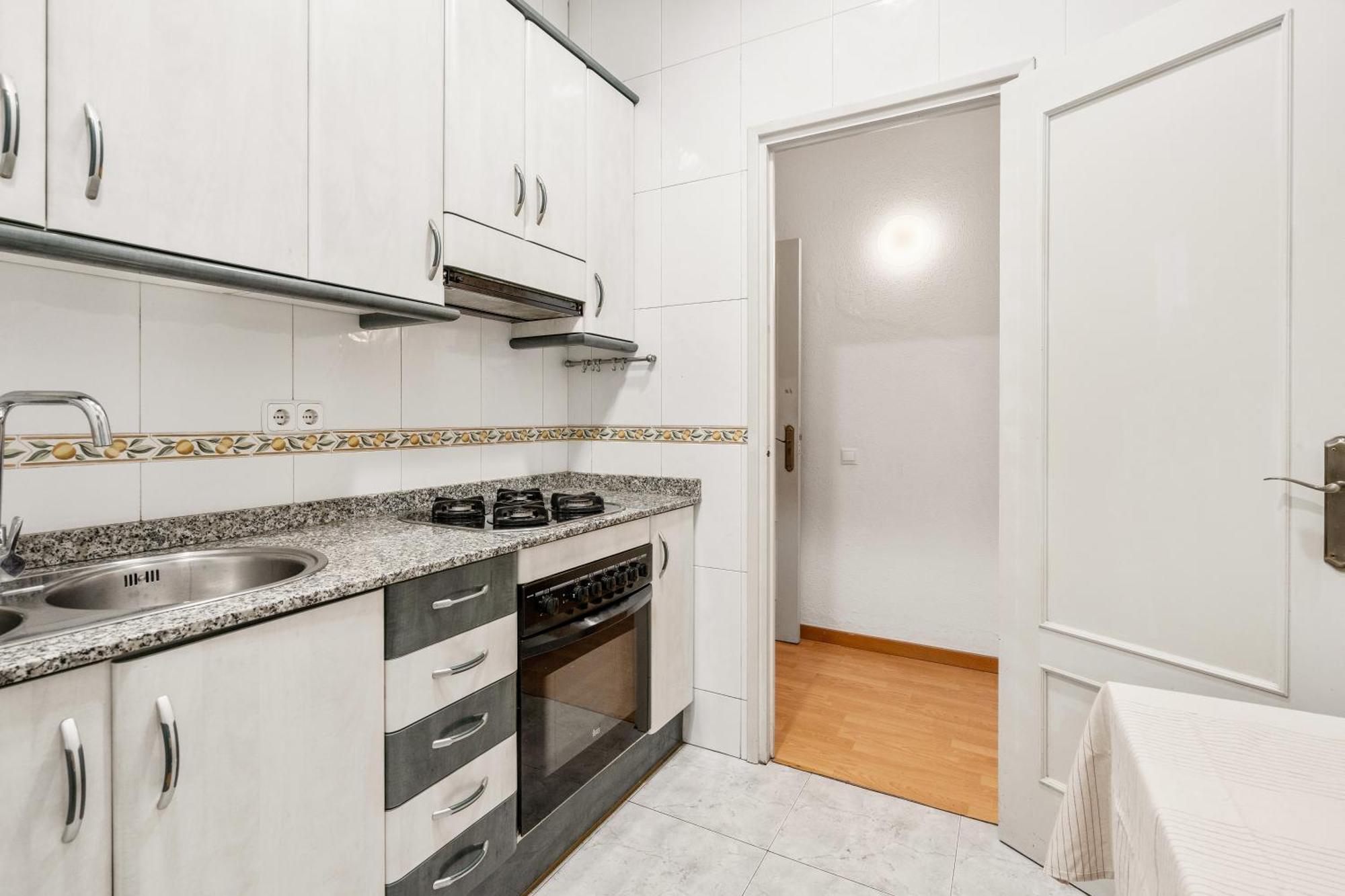 Apartment Spacious 5-bedroom In *