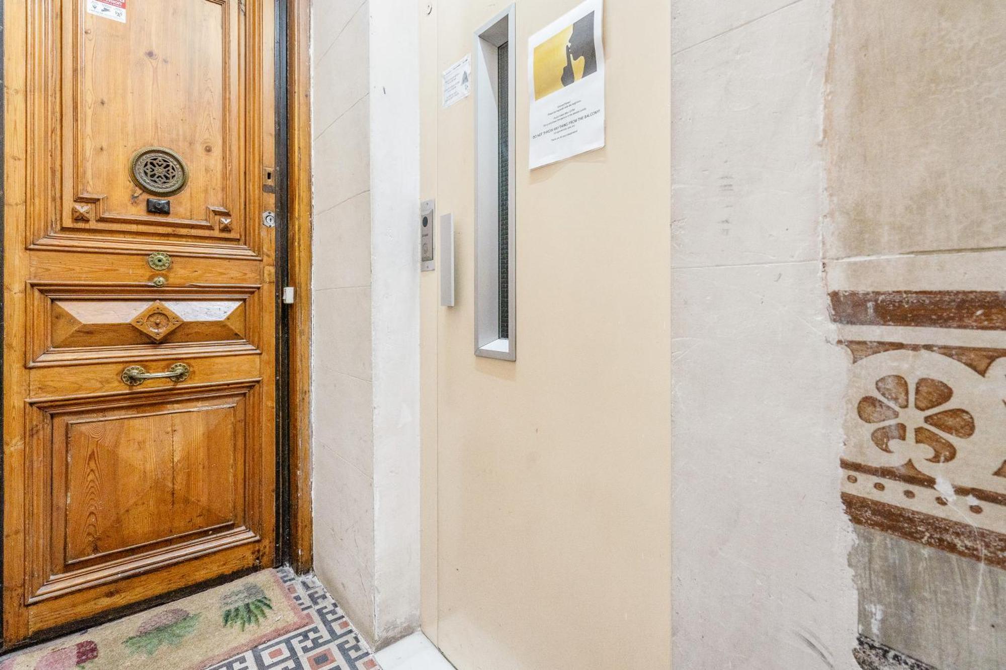 Spacious 5-bedroom In *